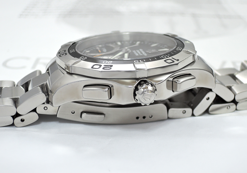タグホイヤー TAG HEUER ニューアクアレーサー300m クロノグラフ CAF7010 黒文字盤 メンズ腕時計 クォーツ CF4934のイメージ画像