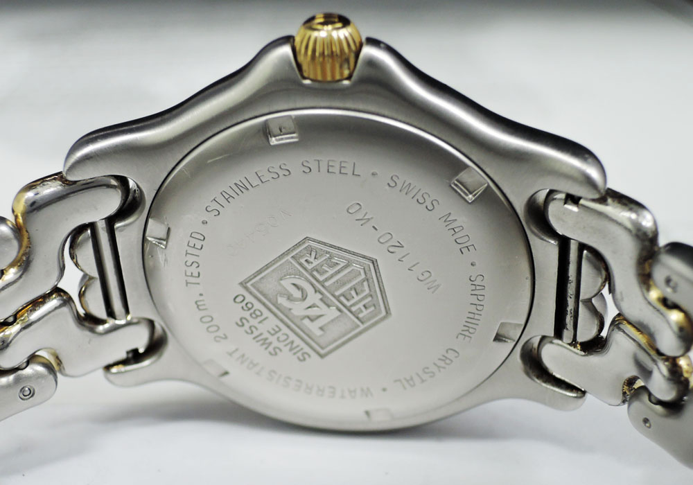 タグホイヤーTAG HEUER プロフェッショナル200m WG1120 メンズ クォーツ ゴールド時計 CF5505のイメージ画像