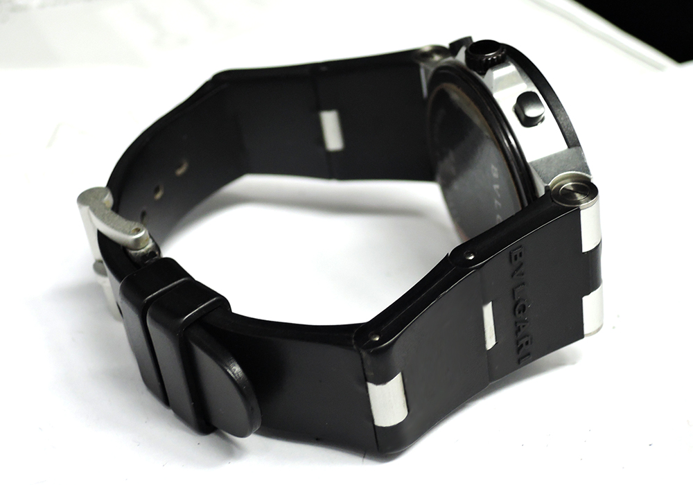 ブルガリBVLGARI アルミニウム クロノグラフ AC38TA メンズ腕時計 シルバーｘ黒文字盤 自動巻 国際保証書 CF5576のイメージ画像