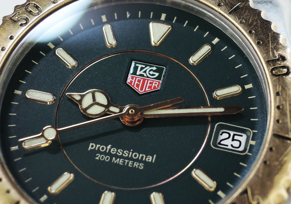 タグホイヤーTAG HEUER プロフェッショナル200m WG1226 クォーツ ゴールド グリーン文字盤 メンズ 腕時計 IW7363のイメージ画像
