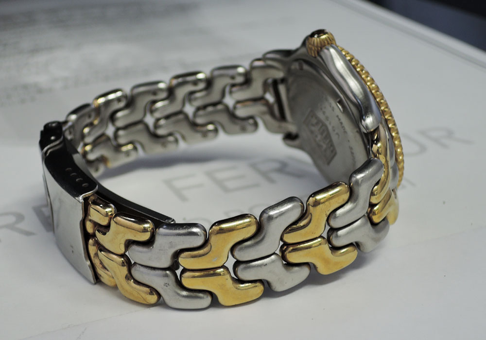 タグホイヤーTAG HEUER プロフェッショナル200m WG1226 クォーツ ゴールド グリーン文字盤 メンズ 腕時計 IW7363のイメージ画像