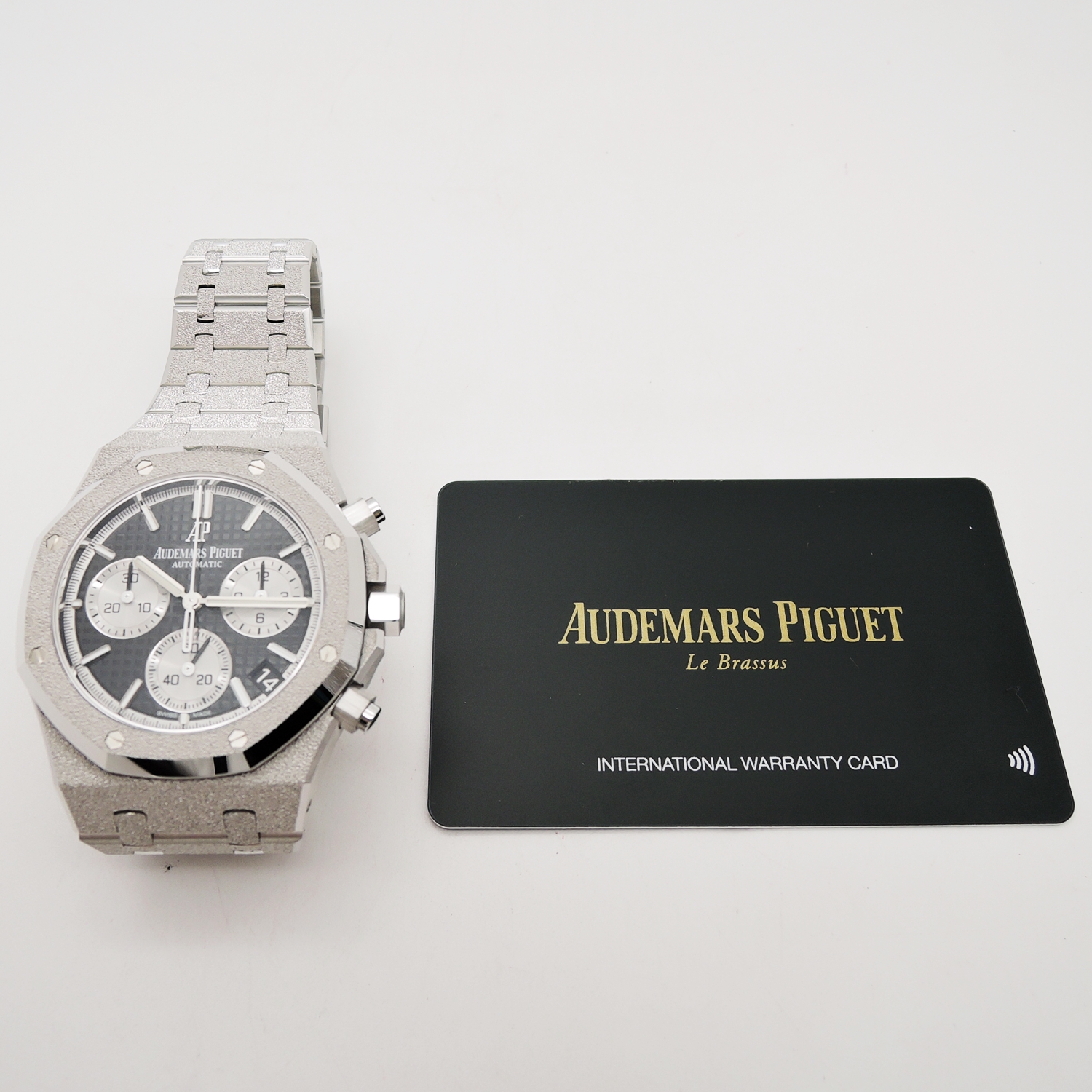 オーデマピゲ ロイヤルオーク クロノグラフ フロステッド 26239BC.GG.1224BC.02 ブラック/シルバー AT 41mm WG 17cm AUDEMARS PIGUET Royal Oak Chronograph Frosted Black/Silver C006380のイメージ画像