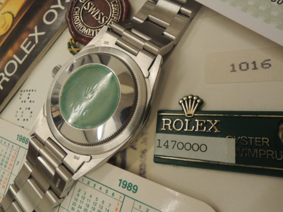 ROLEX ロレックス  1988年製 ”R”品番 エクスプローラー 36mm 自動巻名機”1570”搭載(ハック付)トリチウム夜光 生活防水 ステンレス製 BOX＆保証書　日本ROLEXOH＆メンテナンス済( 2010年・2006年・2001年)納品書＆サービス保証書付 希少！当時の小冊子＆タグ付 至れり尽くせり美品＆完全完品！チャオー！なイタリア・ミラノ経由入荷！のイメージ画像